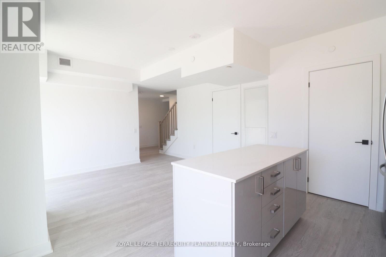 111 - 2782 BARTON STREET E, Hamilton (Riverdale) — photo 3
