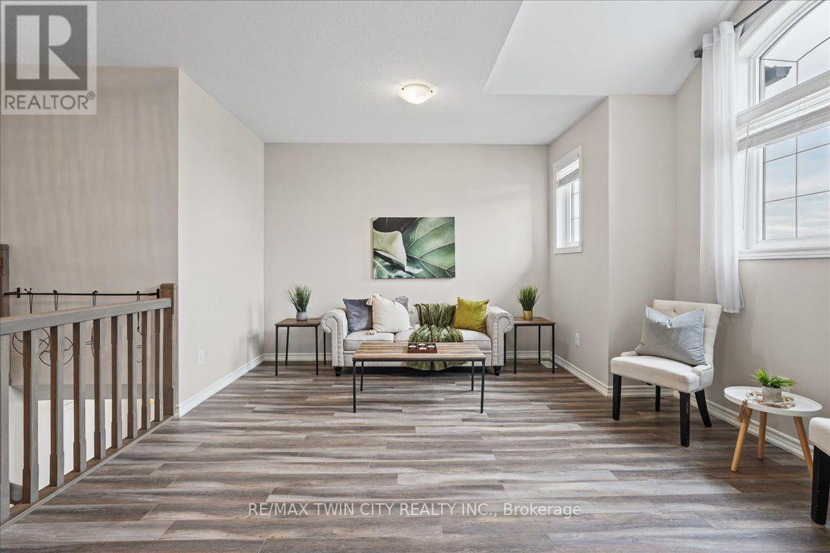 100 Links Crescent North — photo 21