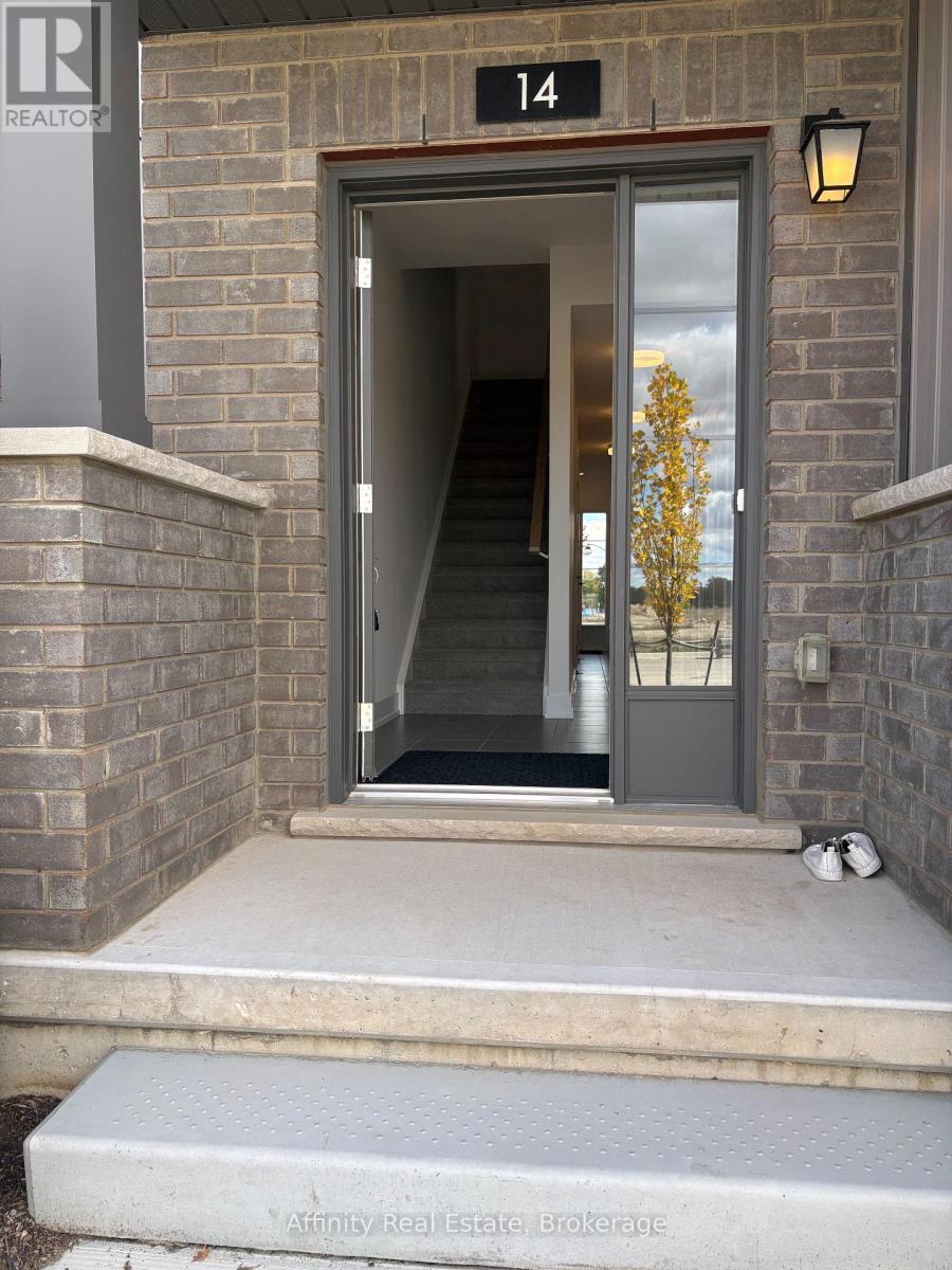 14 BALLADRY BOULEVARD, Stratford — photo 3