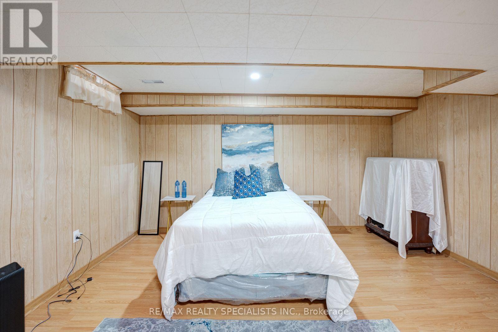 1754 UPPER GAGE AVENUE - 35