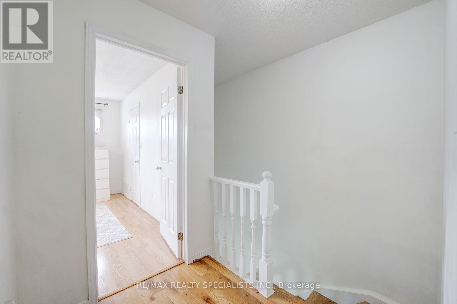 1754 Upper Gage Avenue — photo 27