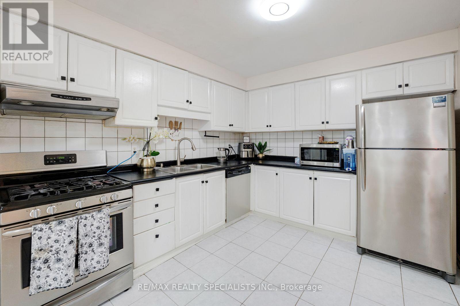 1754 UPPER GAGE AVENUE - 10