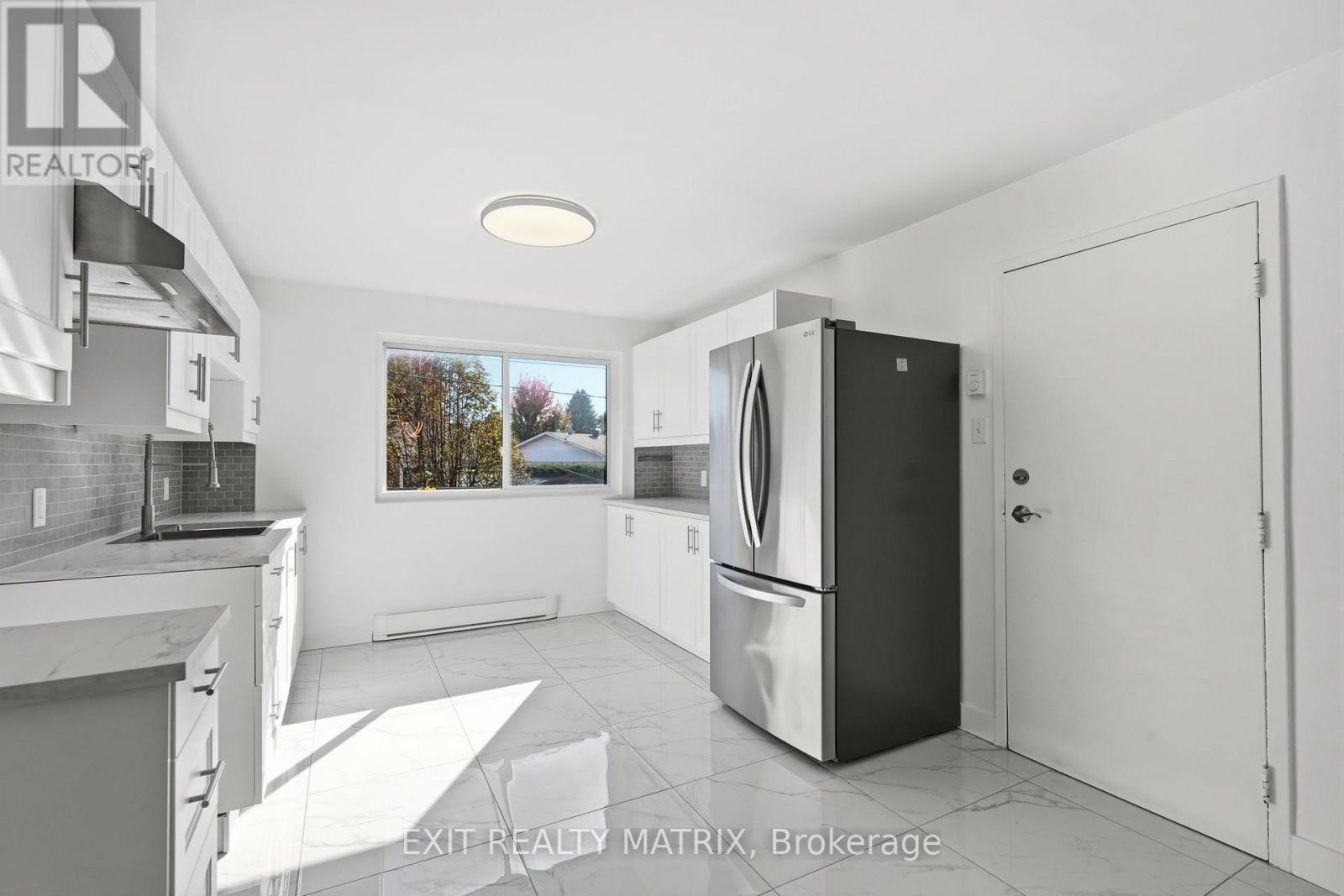 1015 Cartier Boulevard — photo 17