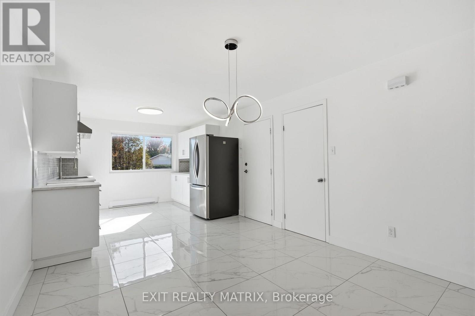 1015 Cartier Boulevard — photo 12