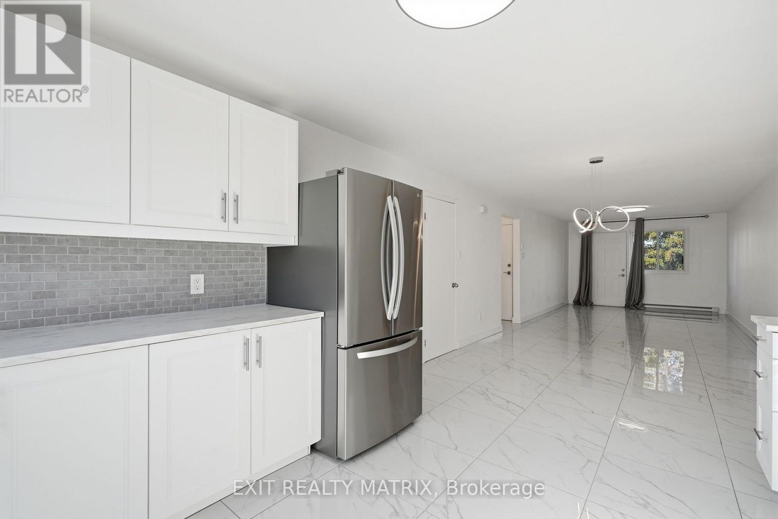 1015 Cartier Boulevard — photo 19