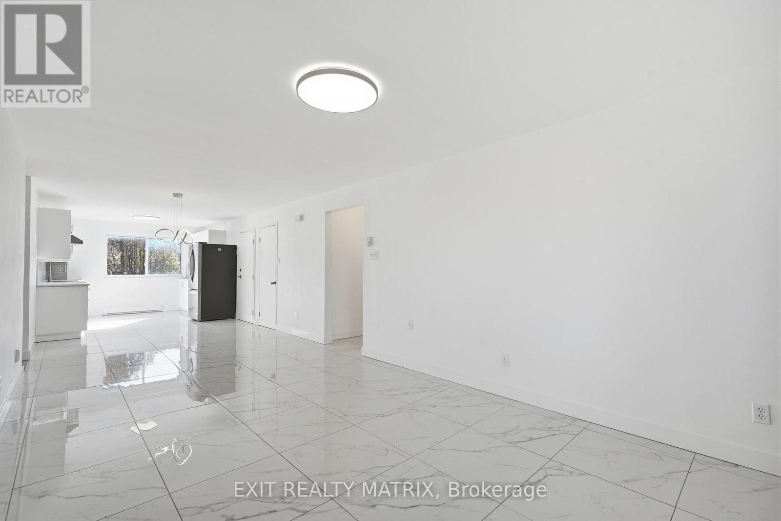 1015 Cartier Boulevard — photo 11