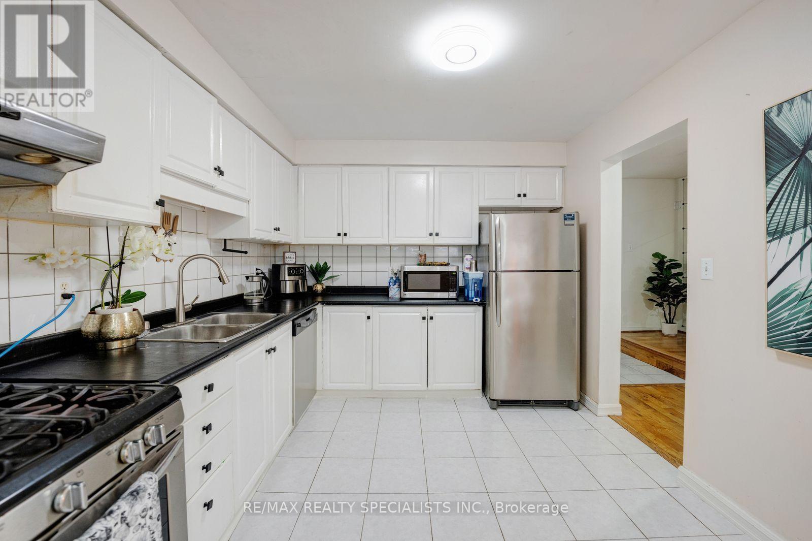 1754 UPPER GAGE AVENUE - 9