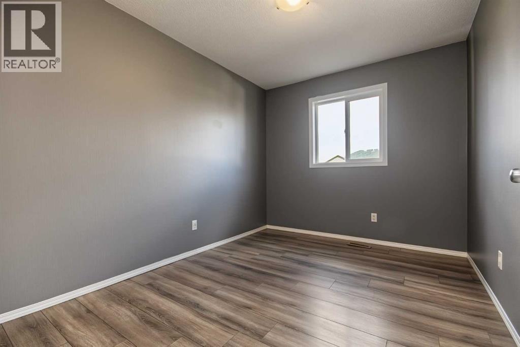 10646 Royal Oaks Drive E, photo 19 of 28