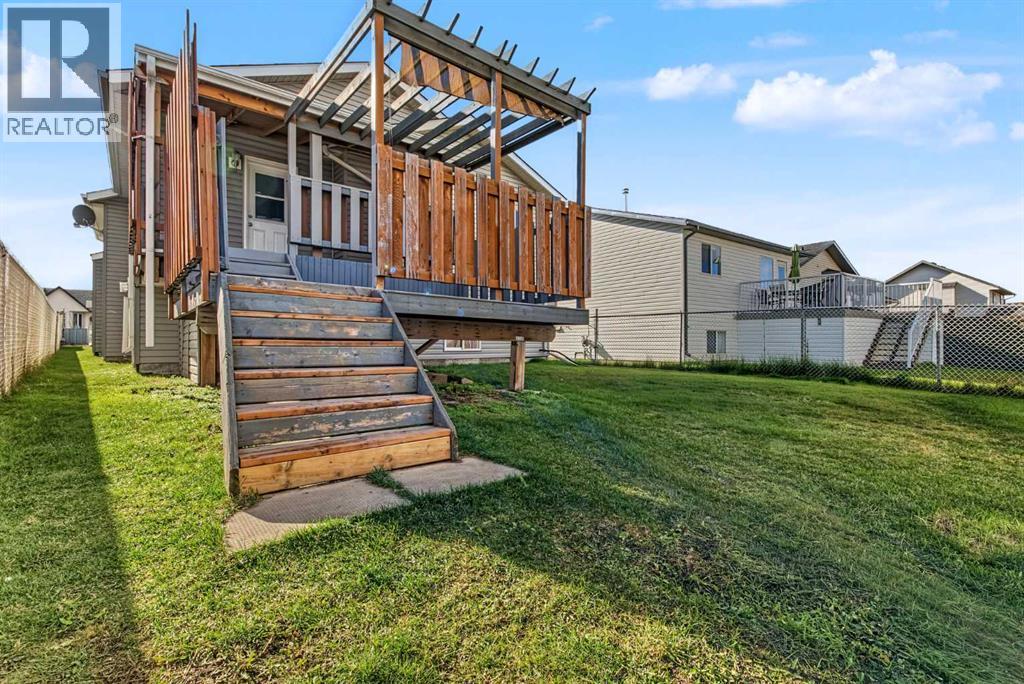 10646 Royal Oaks Drive E, photo 25 of 28