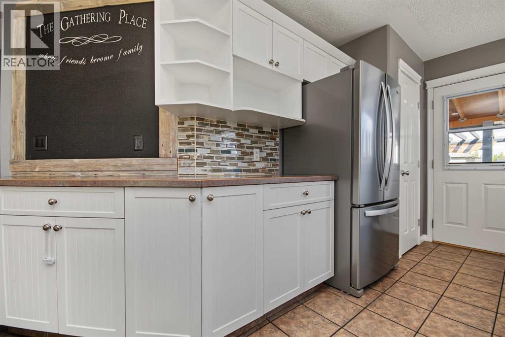 10646 Royal Oaks Drive E, photo 10 of 28