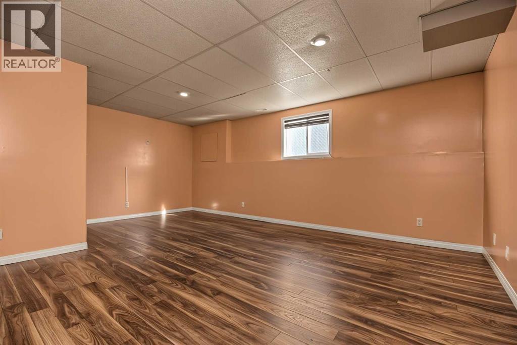 10646 Royal Oaks Drive E, photo 22 of 28
