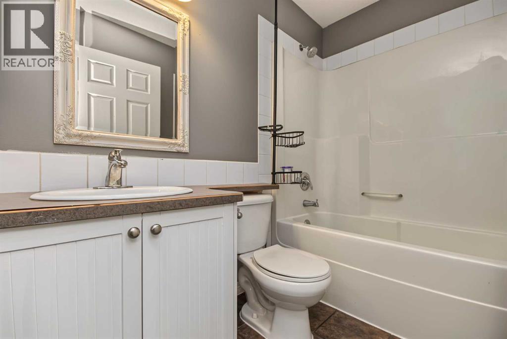 10646 Royal Oaks Drive E, photo 18 of 28
