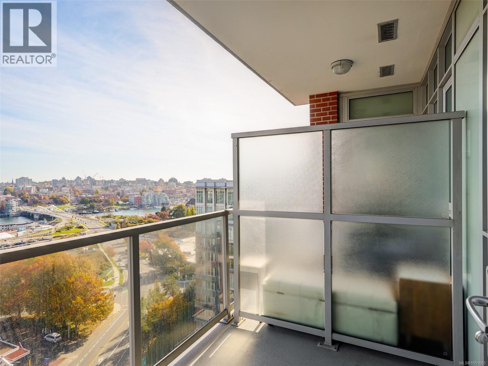 1207 83 Saghalie Road, Victoria