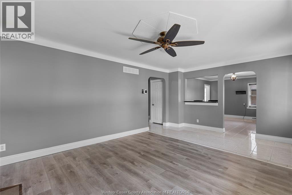 76 TEXAS, Amherstburg — photo 12