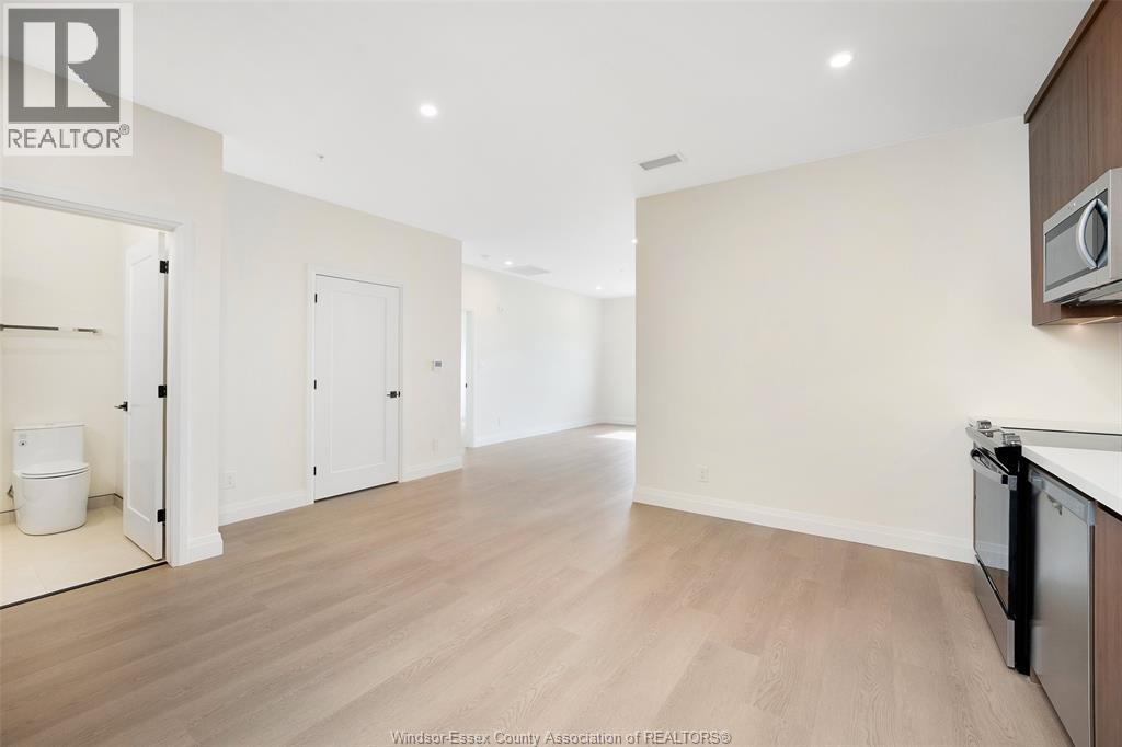 #533 4400 Laurier Parkway - 11