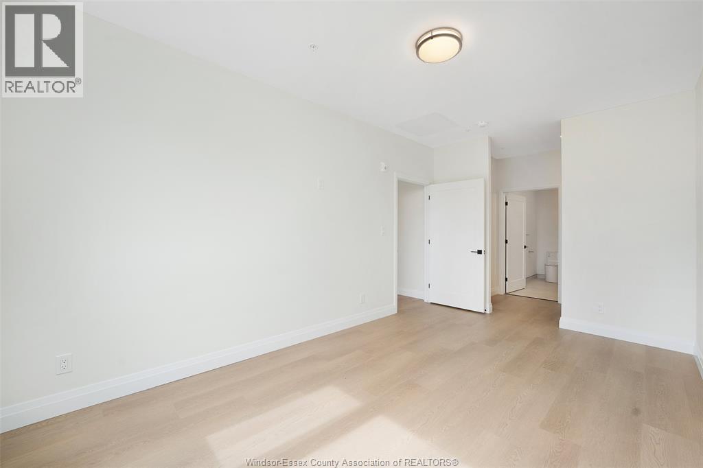 #533 4400 Laurier Parkway - 17