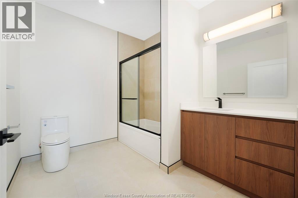 #533 4400 Laurier Parkway - 18