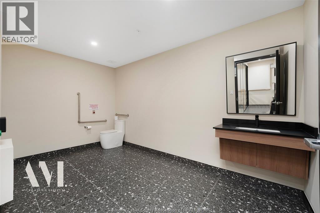 #533 4400 Laurier Parkway - 31