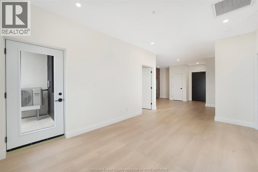 #533 4400 Laurier Parkway - 6