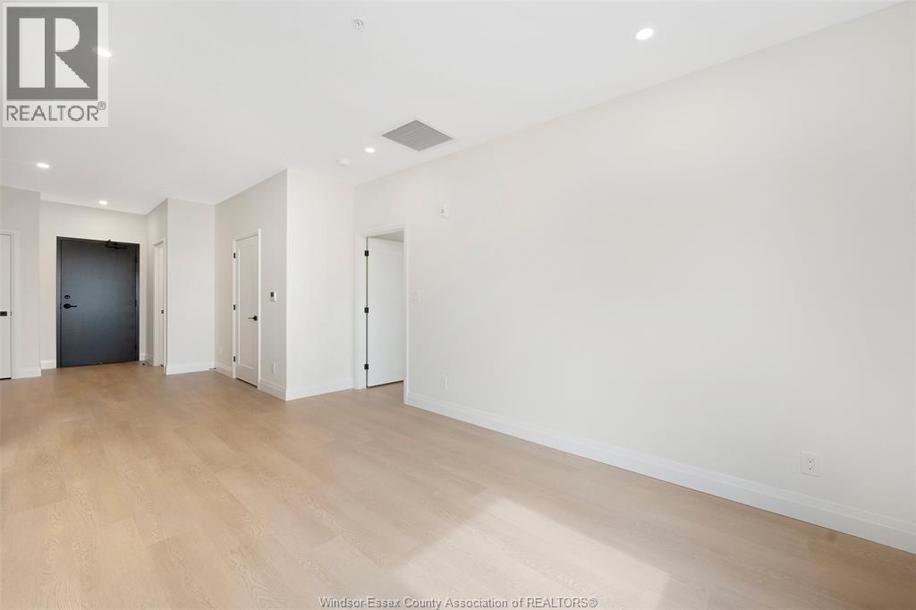#533 4400 Laurier Parkway - 7