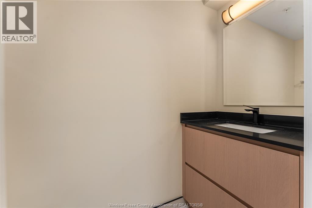 #607 4400 Laurier Parkway - 9