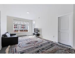 317 13628 81a Avenue, Surrey, BC V3W3E2 Photo 9