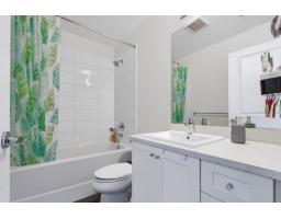 317 13628 81a Avenue, Surrey, BC V3W3E2 Photo 32