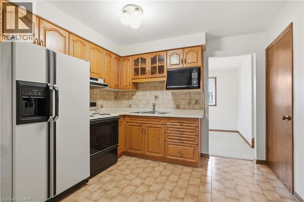 84 LARCHWOOD Circle, Welland — photo 9