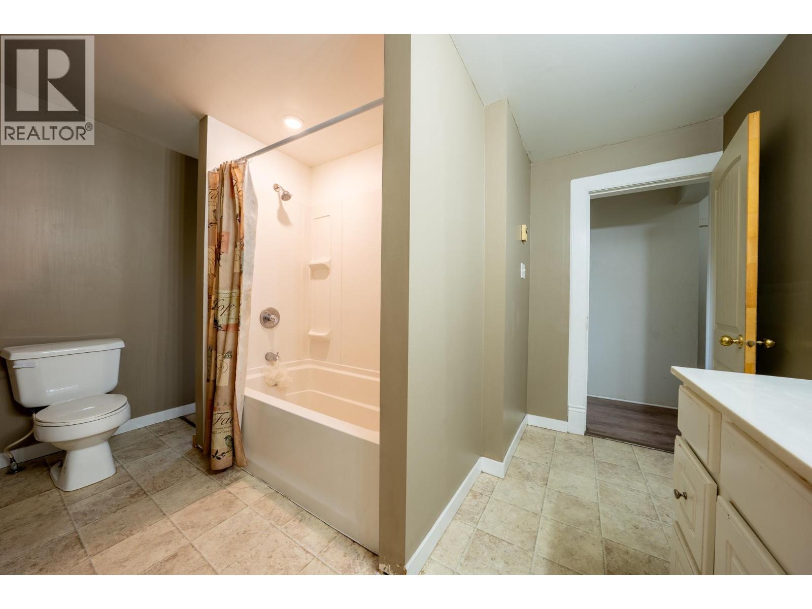 3190 Hall Frontage Road - 31