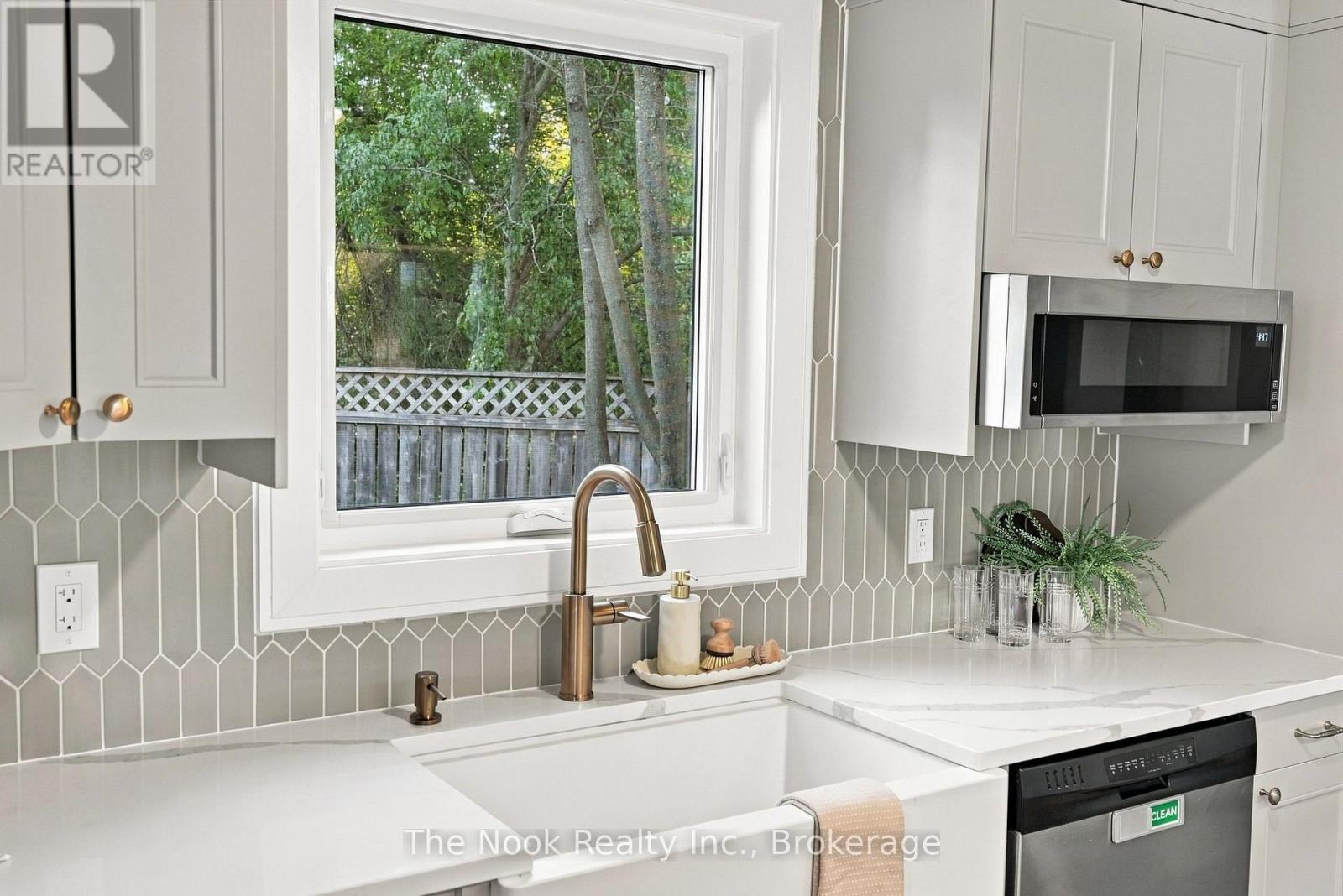 28 Purdy Street, Belleville, ON photo 24
