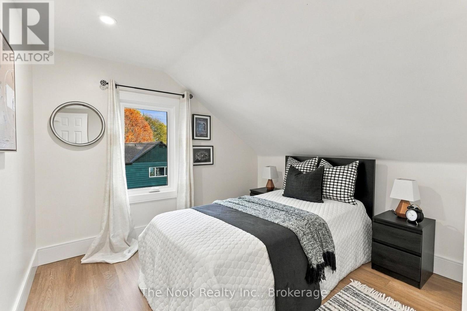 28 Purdy Street, Belleville, ON photo 36