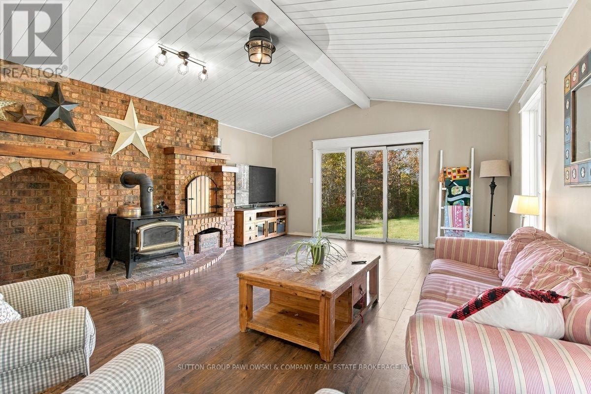 2174 Parkhill Drive — photo 15