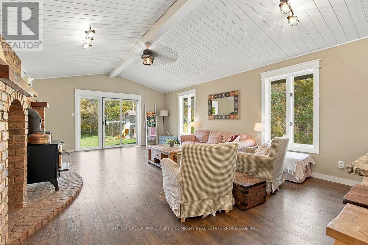 2174 Parkhill Drive — photo 18