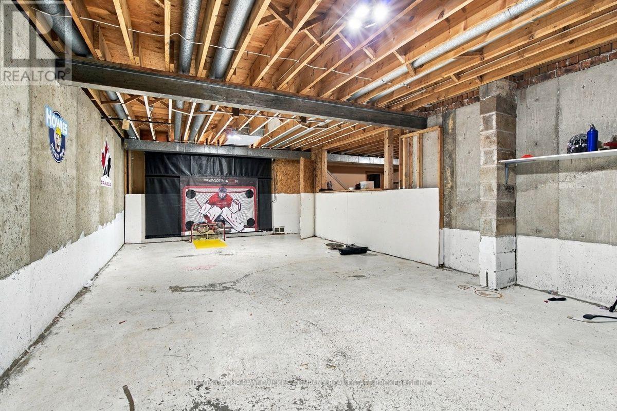2174 Parkhill Drive — photo 39