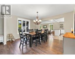 2174 Parkhill Drive, North Middlesex, ON N0M2K0 Photo 12