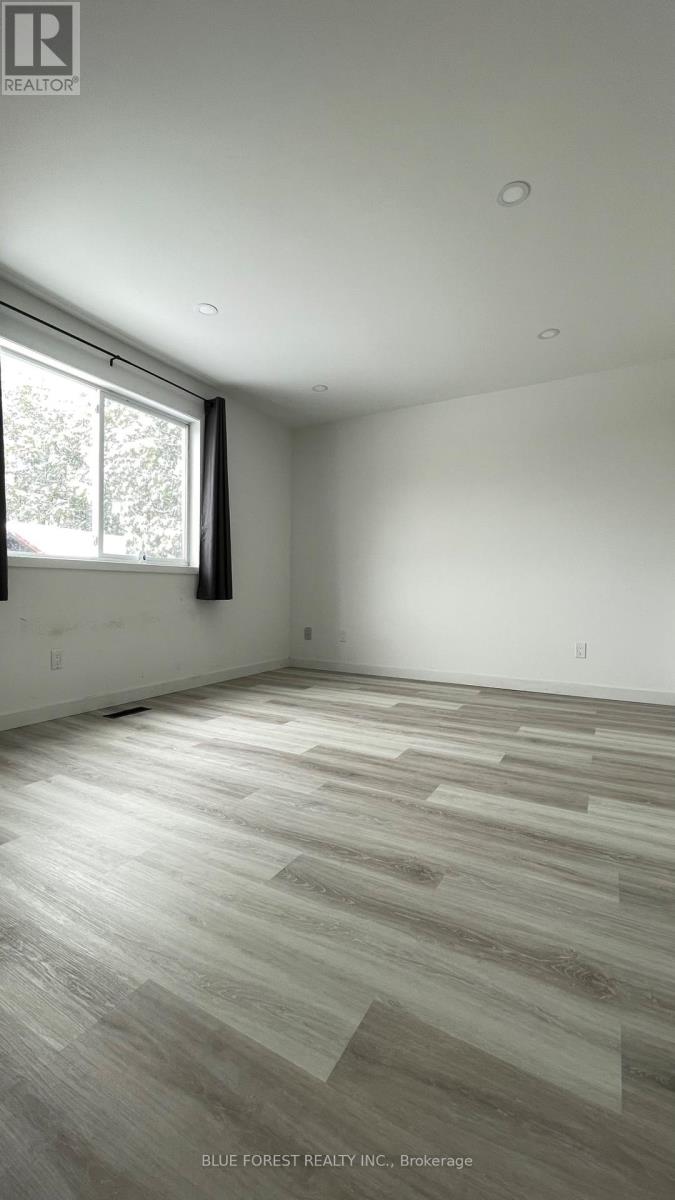 2-53 TUMBLEWEED CRESCENT, London South (South X) — photo 8