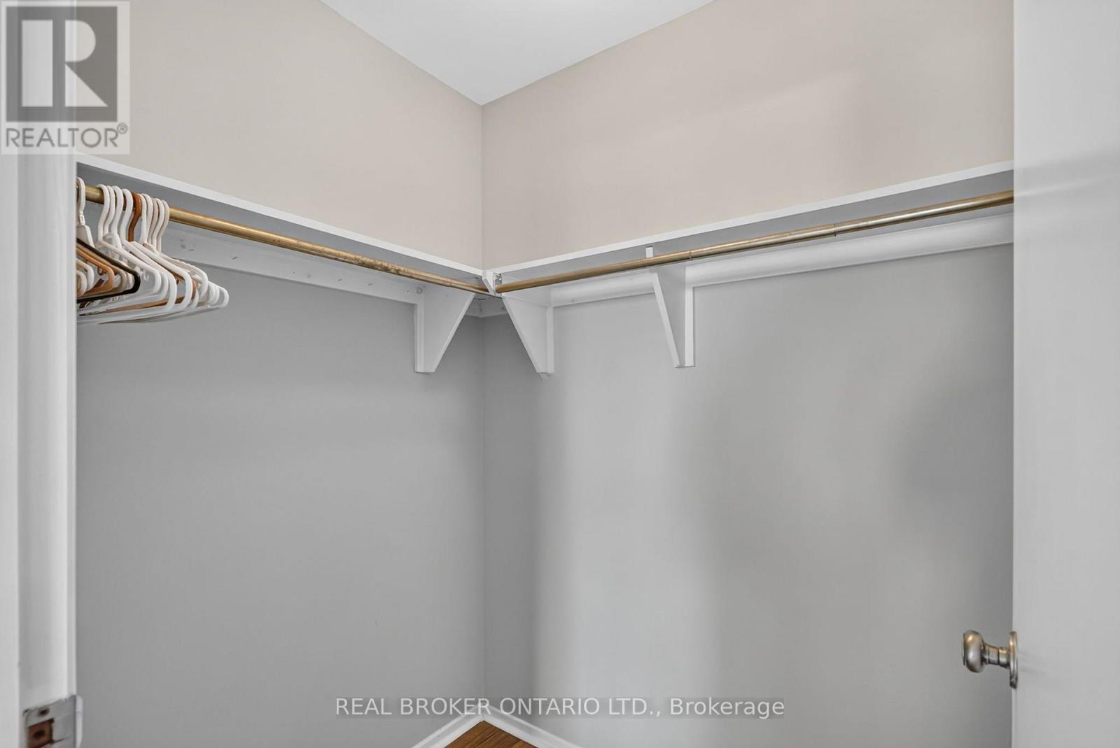 216 Viewmount Drive — photo 18