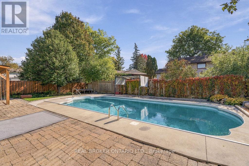 101 Queensline Drive — photo 36