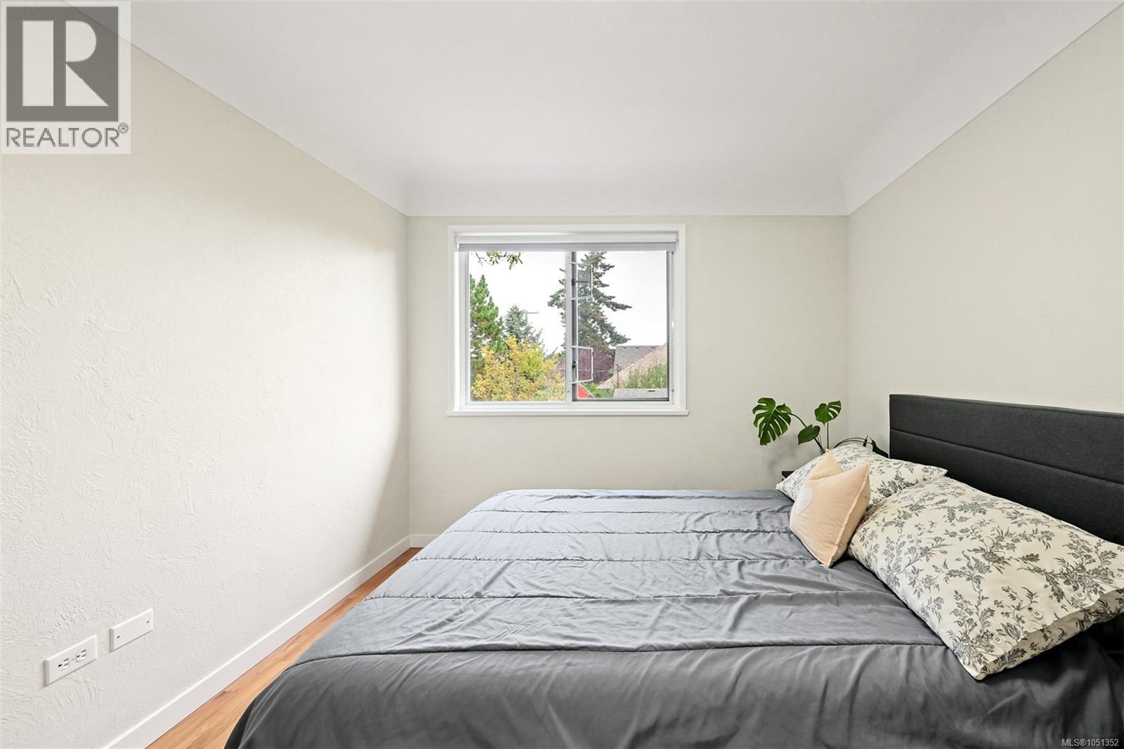  2207 Victor Street, Victoria