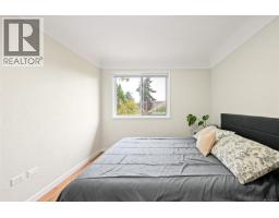 2207 Victor St, Victoria, BC V8R4C6 Photo 20
