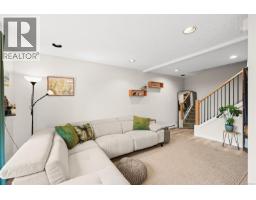 2207 Victor St, Victoria, BC V8R4C6 Photo 11