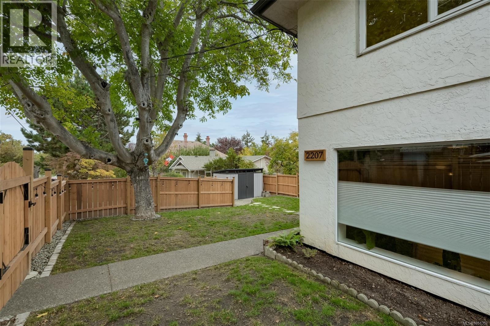 2207 Victor St - 28