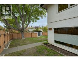 2207 Victor St, Victoria, BC V8R4C6 Photo 28