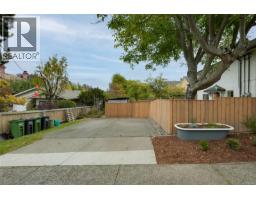 2207 Victor St, Victoria, BC V8R4C6 Photo 36