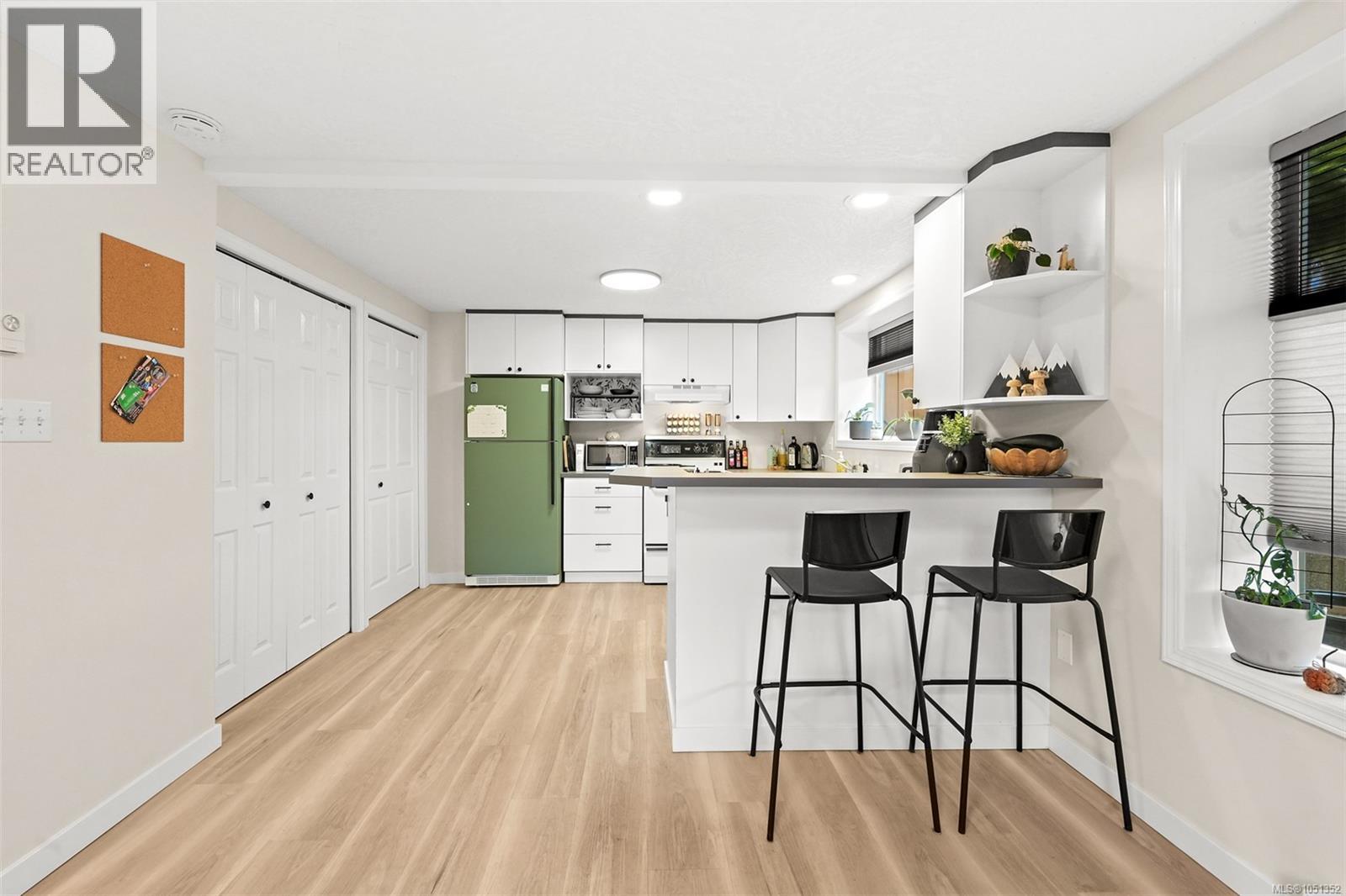  2207 Victor Street, Victoria