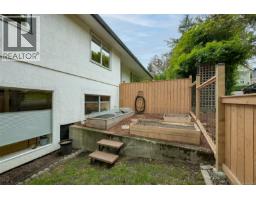 2207 Victor St, Victoria, BC V8R4C6 Photo 29
