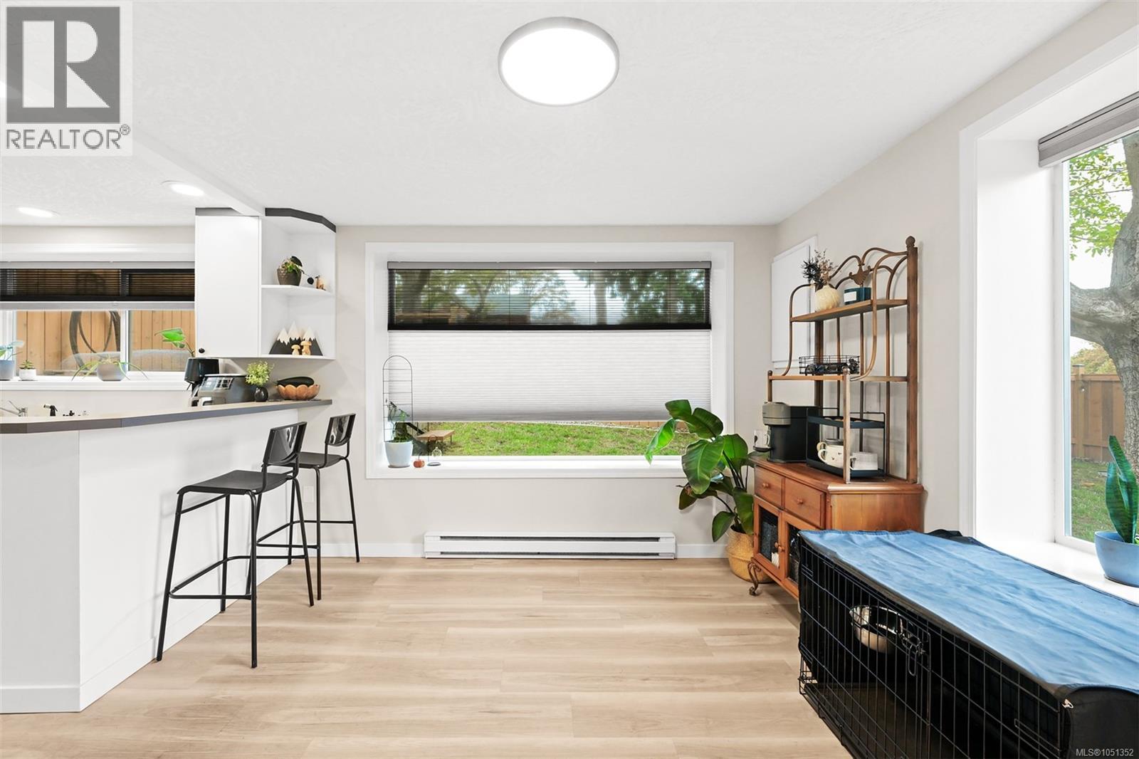  2207 Victor Street, Victoria