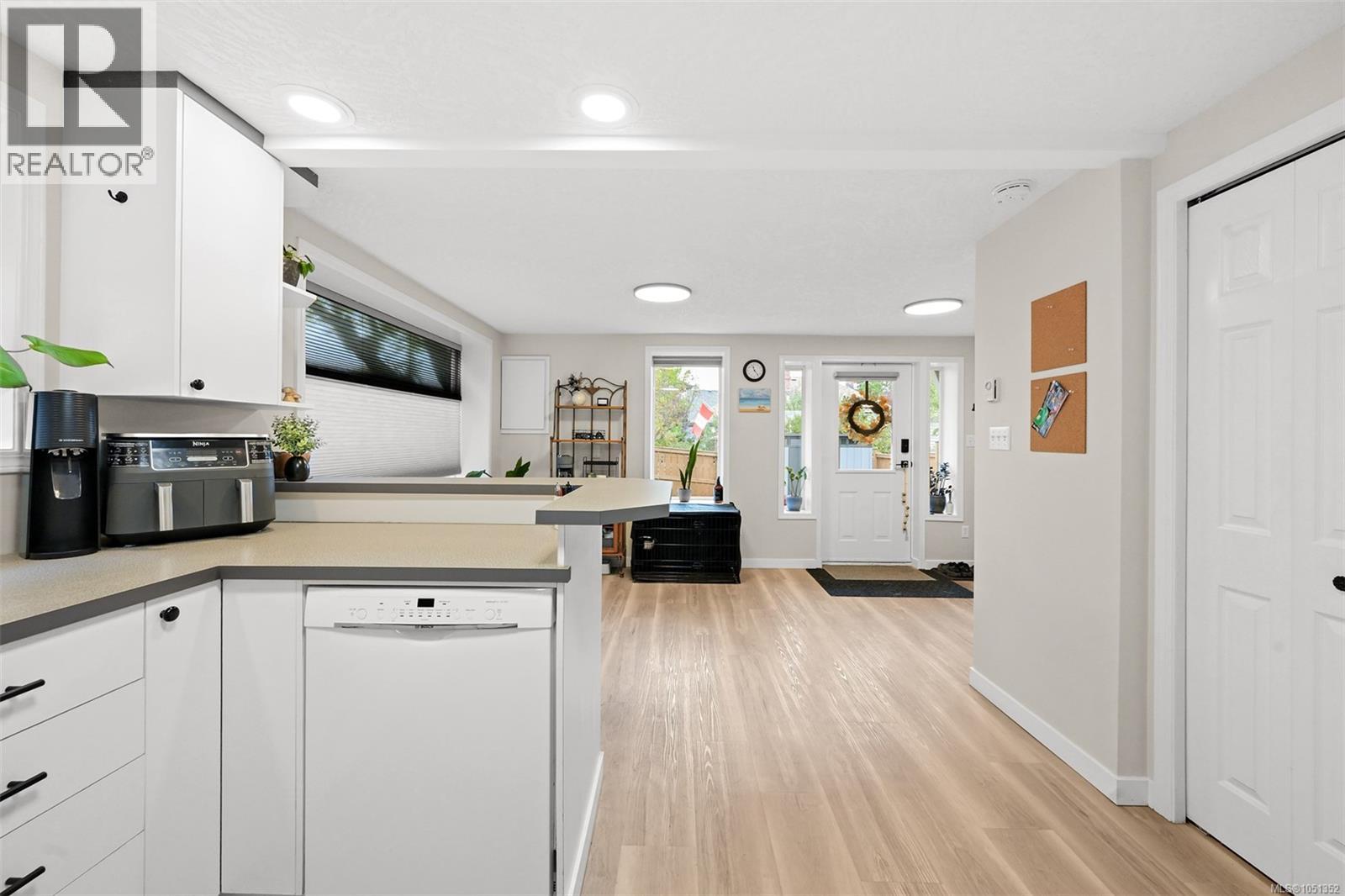 2207 Victor St - 8