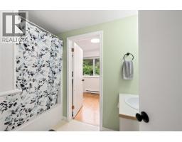 2207 Victor St, Victoria, BC V8R4C6 Photo 25