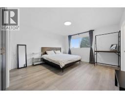 Bedroom - 11116 Southdale Road Sw, Calgary, AB T2W0X4 Photo 16